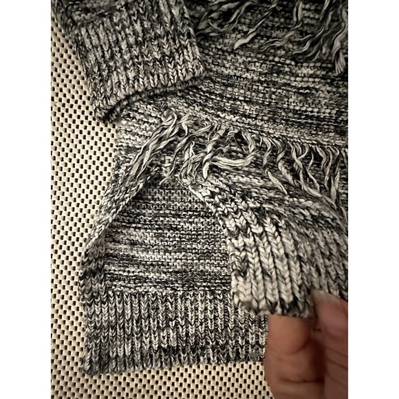 Express Womens Fringe Sweater Gray Tunic Size S Marled Chunky Knit Black White - Picture 9 of 16